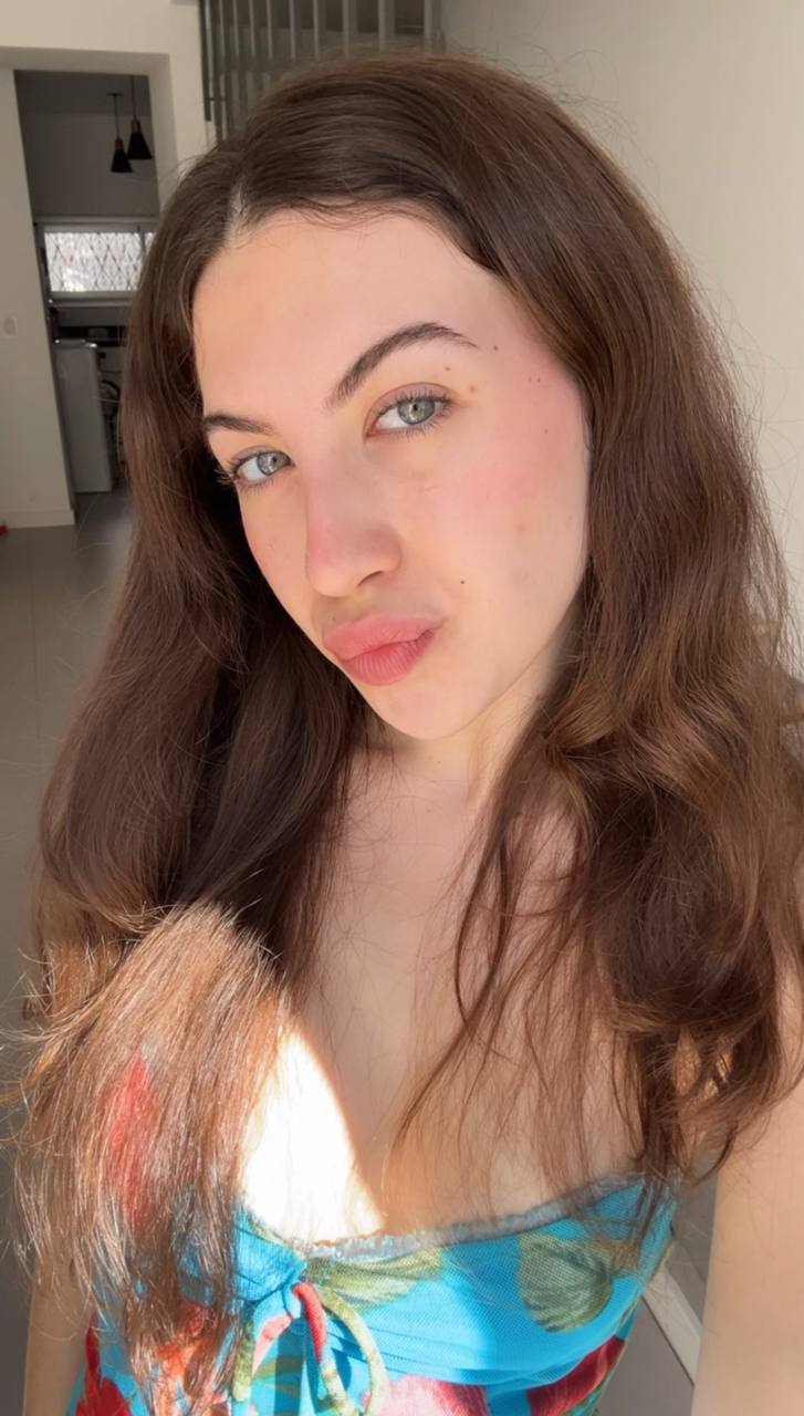 Nude girl Amber in Curitiba