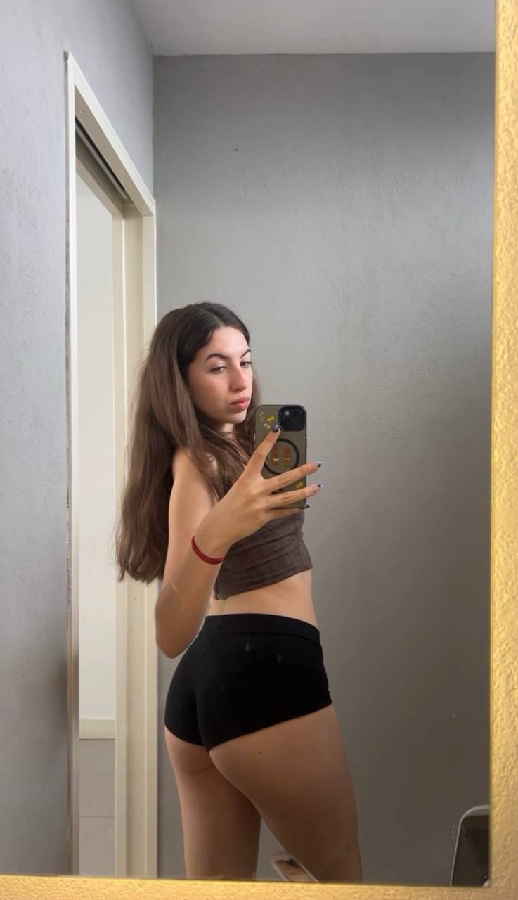 Amber in her underwear in Curitiba