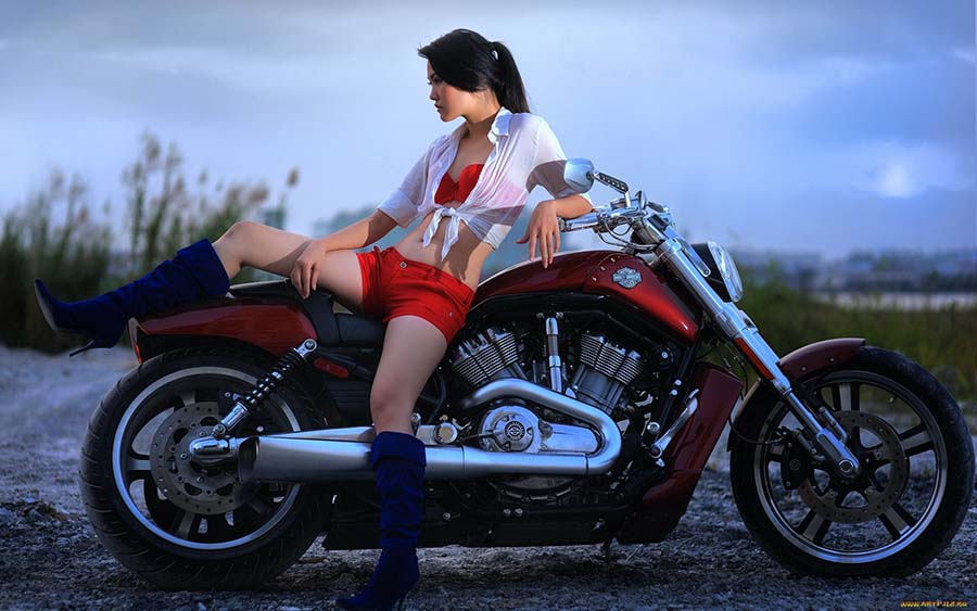 Beautiful girls and motorcycles in Curitiba